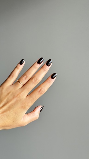 Glossy black nails